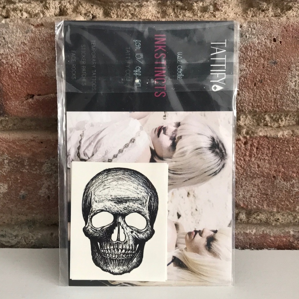 skull temporary tattoo